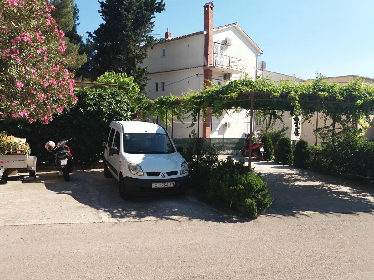 Apartment Viktoria Primošten Екстериор снимка